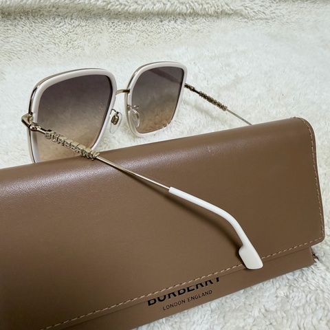Burberry 墨鏡 白框