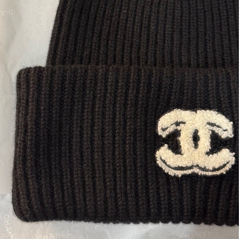 jennie同款 💙香奈兒 chanel 25B 毛帽 漫畫毛帽 冷帽 針織毛帽 黑色毛帽-4