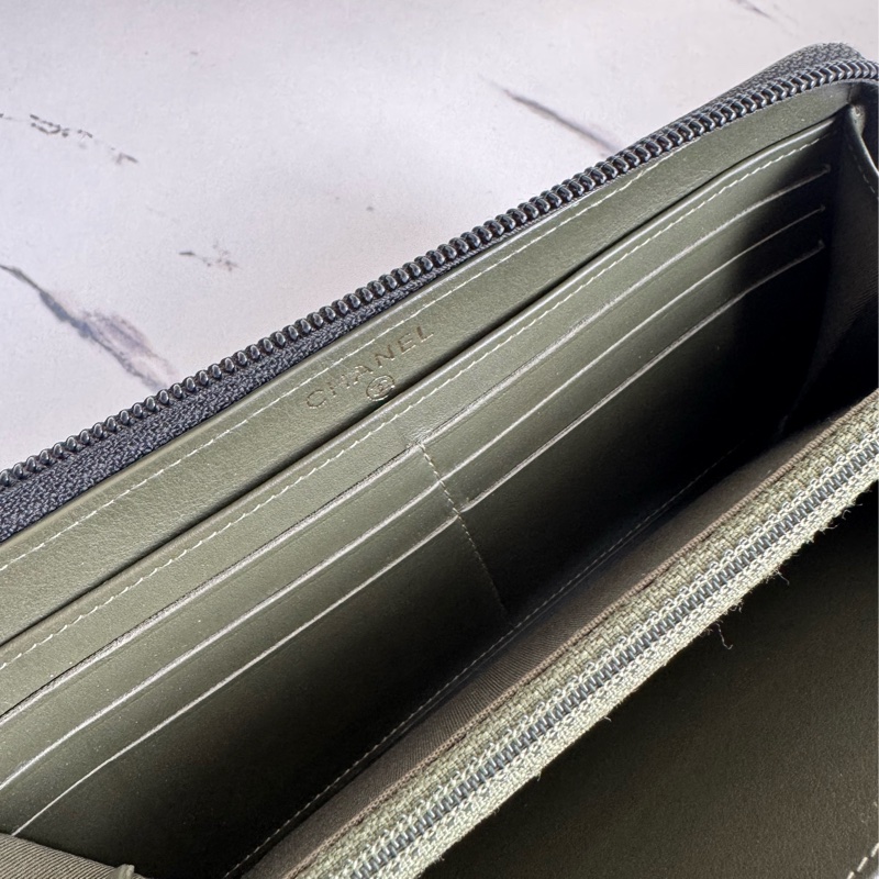 chanel黑菱格金boyㄇ拉長夾-21