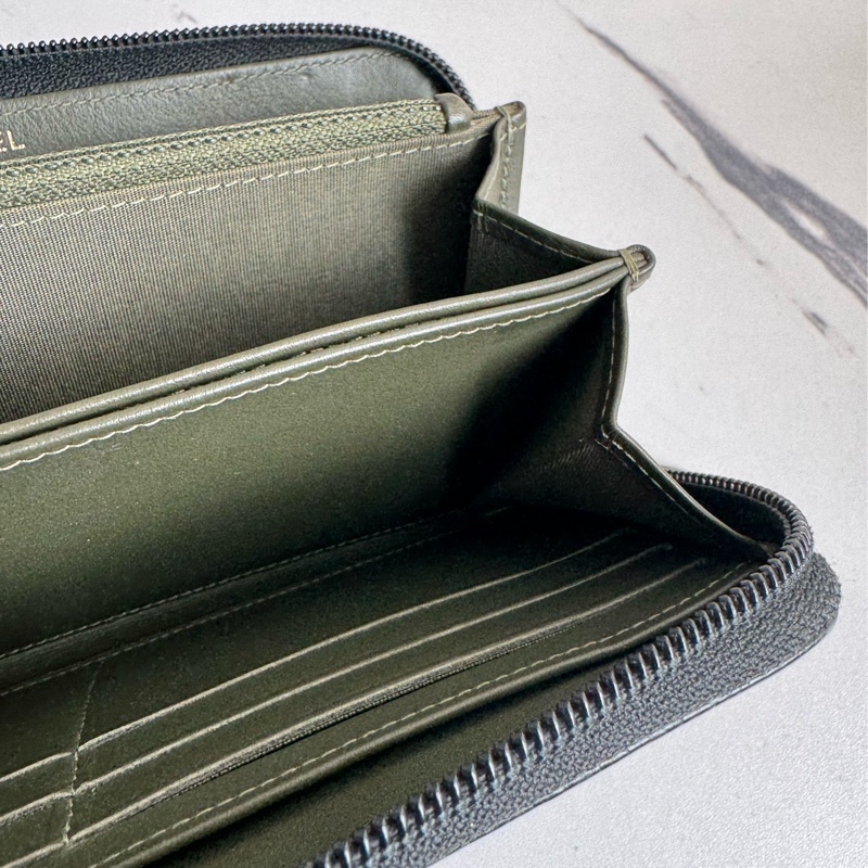 chanel黑菱格金boyㄇ拉長夾-24