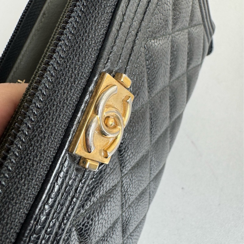 chanel黑菱格金boyㄇ拉長夾-35