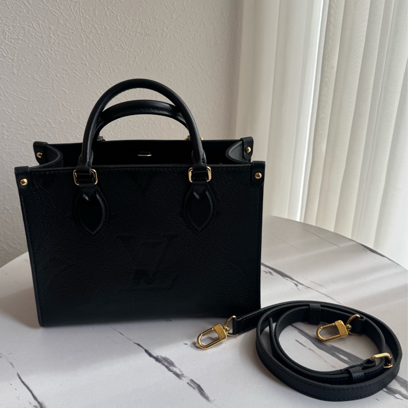 LV M45653黑壓紋on the go pm 經典不敗❤️❤️-0