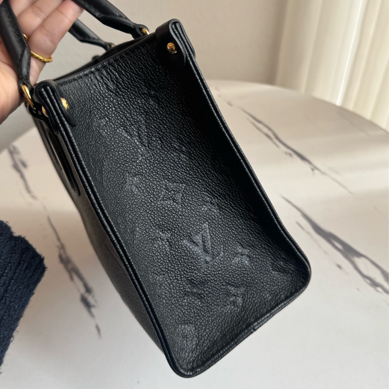 LV M45653黑壓紋on the go pm 經典不敗❤️❤️-2