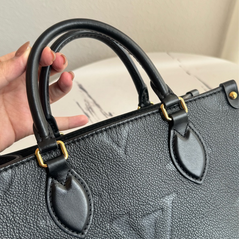 LV M45653黑壓紋on the go pm 經典不敗❤️❤️-12