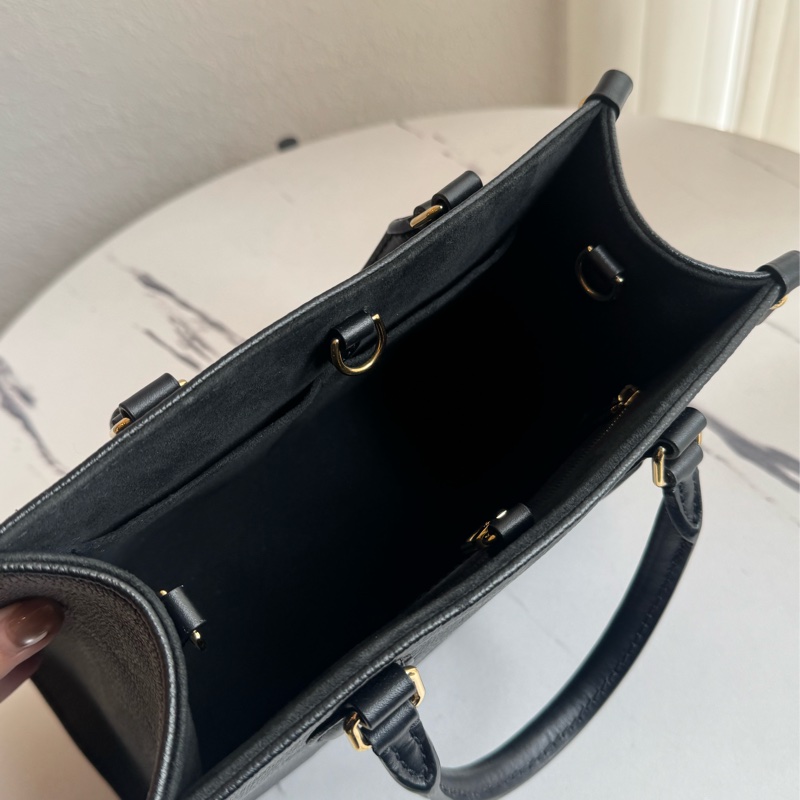 LV M45653黑壓紋on the go pm 經典不敗❤️❤️-31