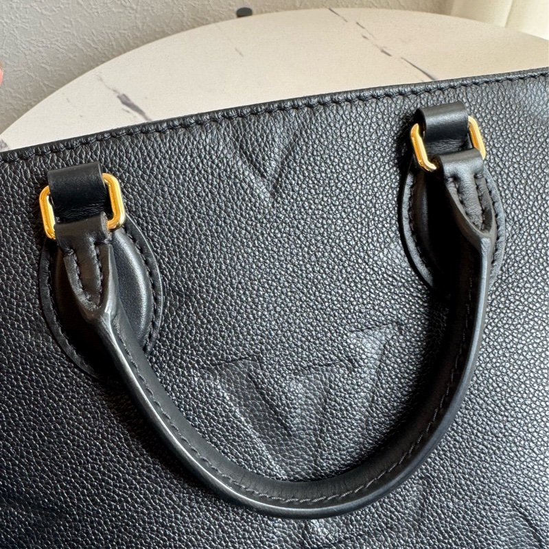 LV M45653黑壓紋on the go pm 經典不敗❤️❤️-33