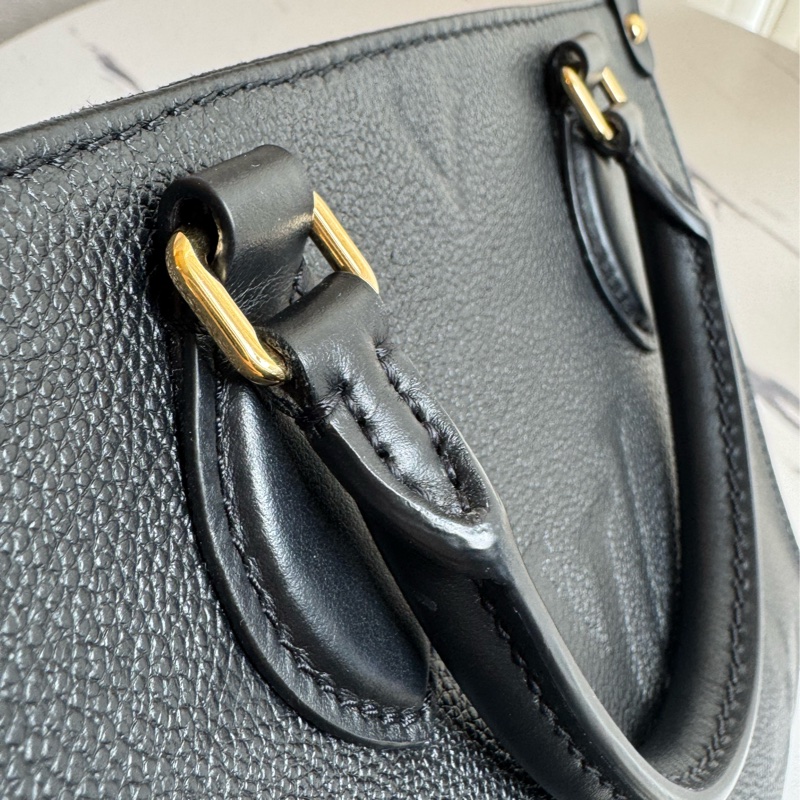 LV M45653黑壓紋on the go pm 經典不敗❤️❤️-34