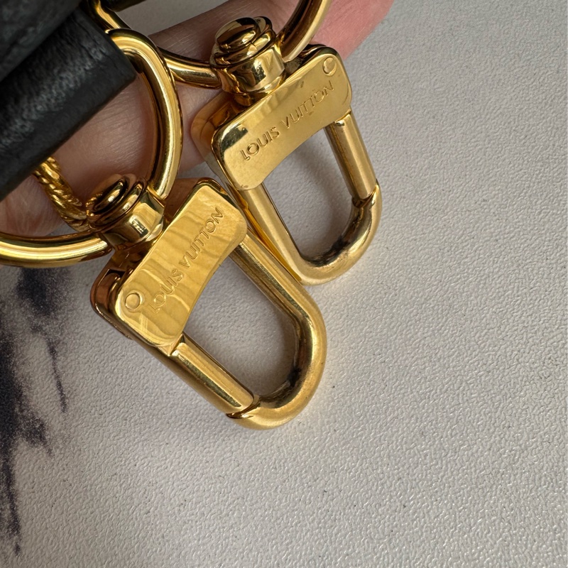 LV M45653黑壓紋on the go pm 經典不敗❤️❤️-41