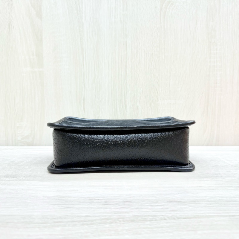 GUCCI黑色帆布拚皮革JUMBO GG拉鍊相機包696075-5