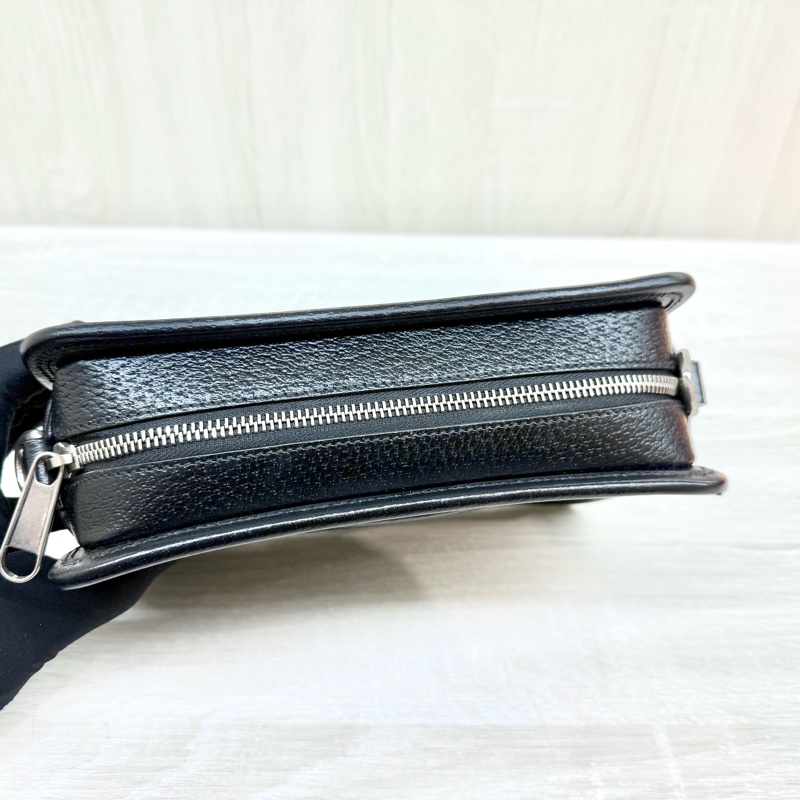 GUCCI黑色帆布拚皮革JUMBO GG拉鍊相機包696075-9