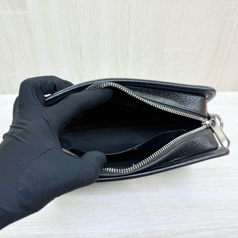 GUCCI黑色帆布拚皮革JUMBO GG拉鍊相機包696075-10