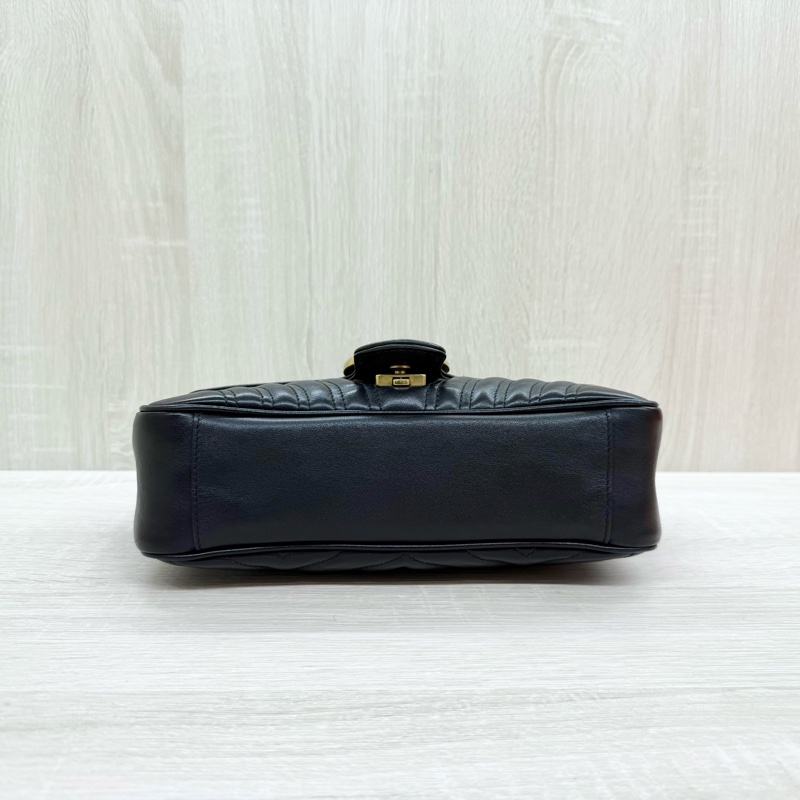 GUCCI黑色牛皮金釦MARMONT 26下蓋側背包443497-4