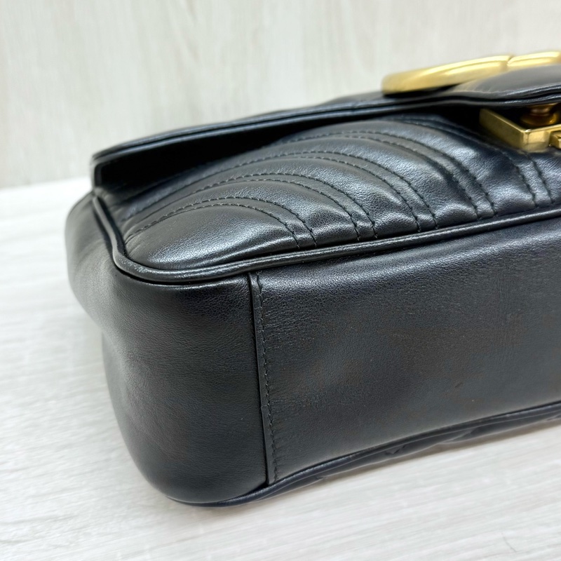 GUCCI黑色牛皮金釦MARMONT 26下蓋側背包443497-11