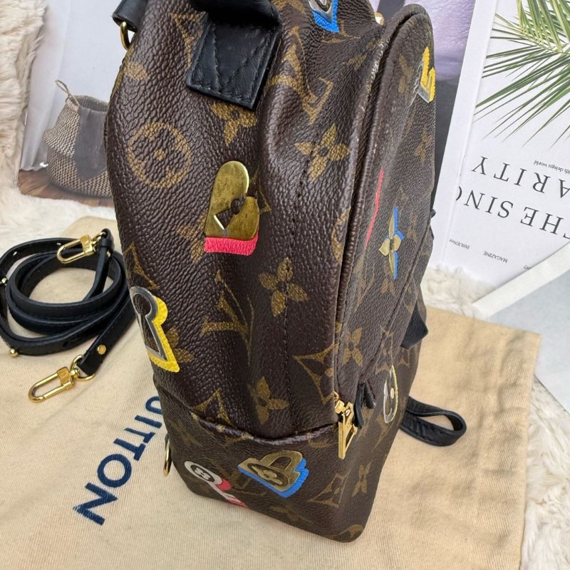 LV Palm Springs 棕色拼多色 老花拼鑰匙印花 塗層帆布 mini 雙肩包-2