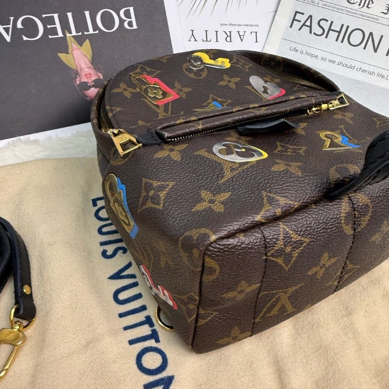 LV Palm Springs 棕色拼多色 老花拼鑰匙印花 塗層帆布 mini 雙肩包-4