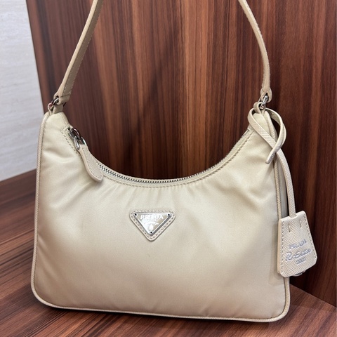 Prada 沙漠黃尼龍Re Edition小號手提包