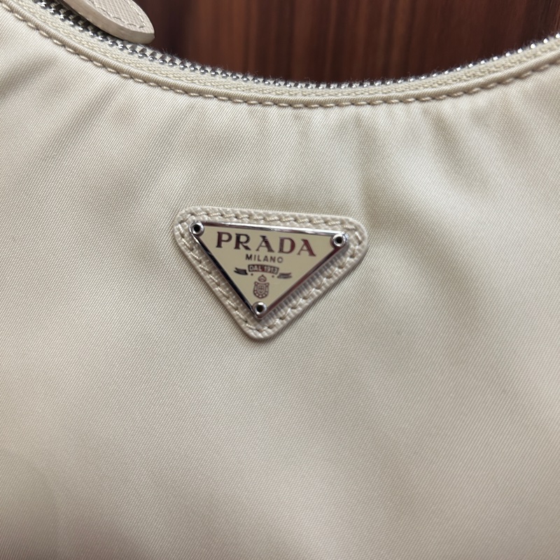 Prada 沙漠黃尼龍Re Edition小號手提包-9