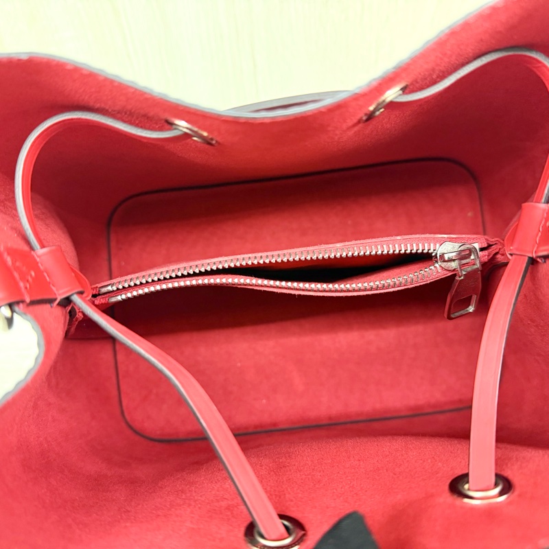 LV深藍色拼紅色內裡epi牛皮Neo Neo提把水桶包MM-8