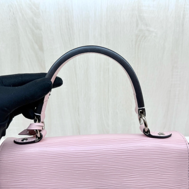 LV EPI CLUNY BB 芭蕾粉手提肩背下蓋包-8