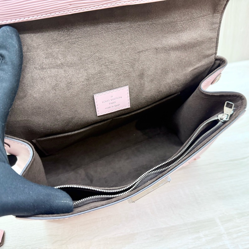 LV EPI CLUNY BB 芭蕾粉手提肩背下蓋包-13