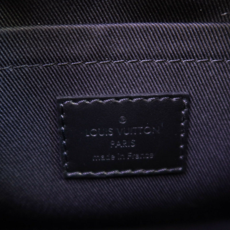 LOUIS VUITTON Monogram Taurillon Mini Soft Trun肩背袋-10