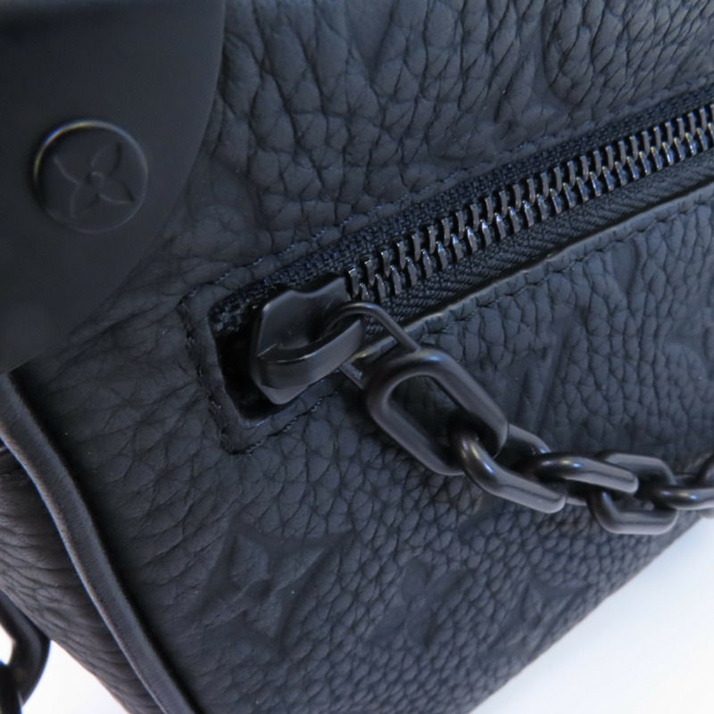 LOUIS VUITTON Monogram Taurillon Mini Soft Trun肩背袋-12