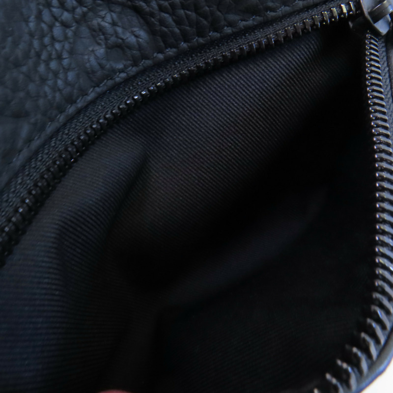 LOUIS VUITTON Monogram Taurillon Mini Soft Trun肩背袋-13