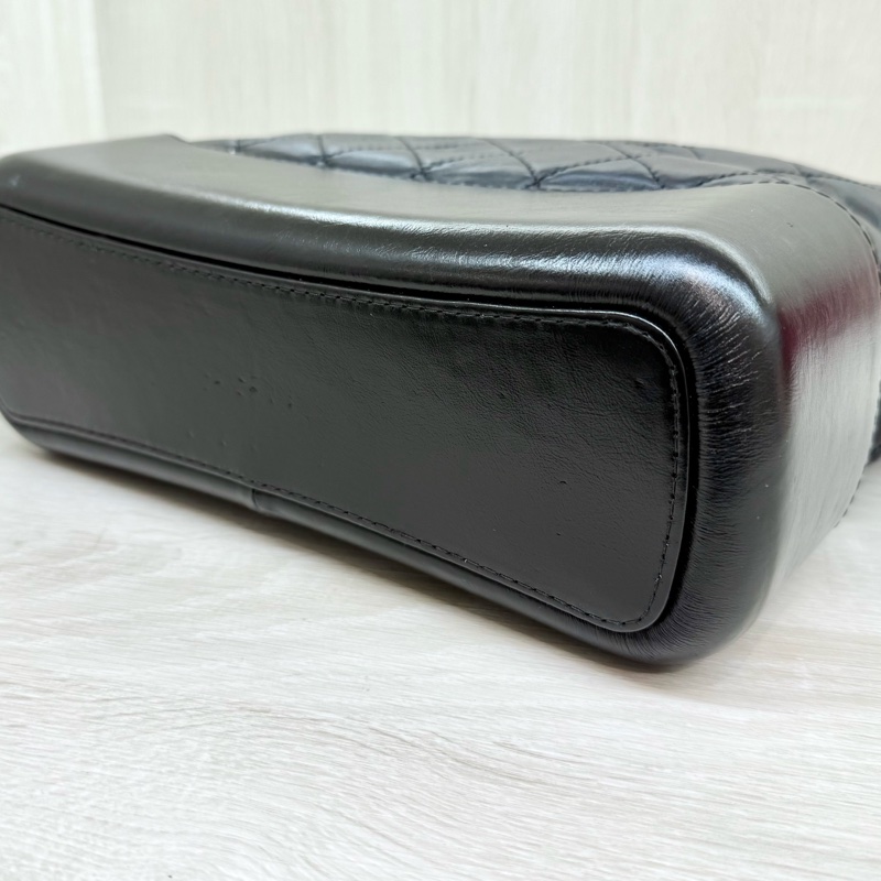 CHANEL黑色揉製牛皮大號流浪包A93824-12