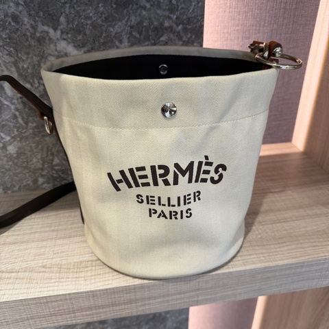 Hermes 帆布水桶包