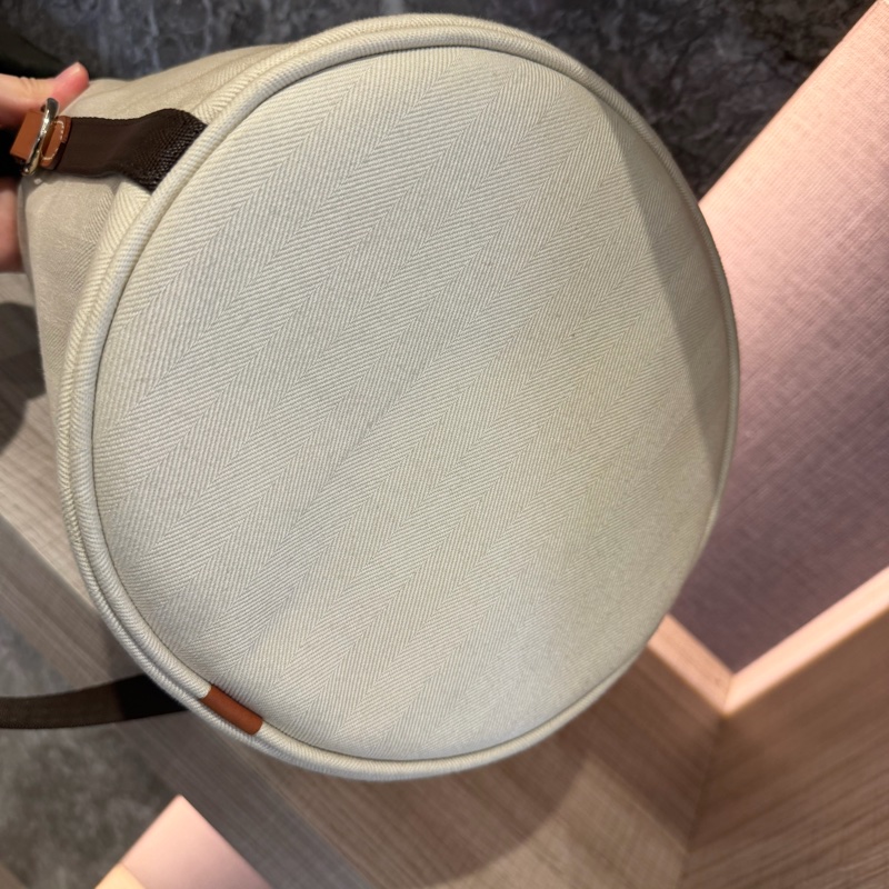 Hermes 帆布水桶包-12