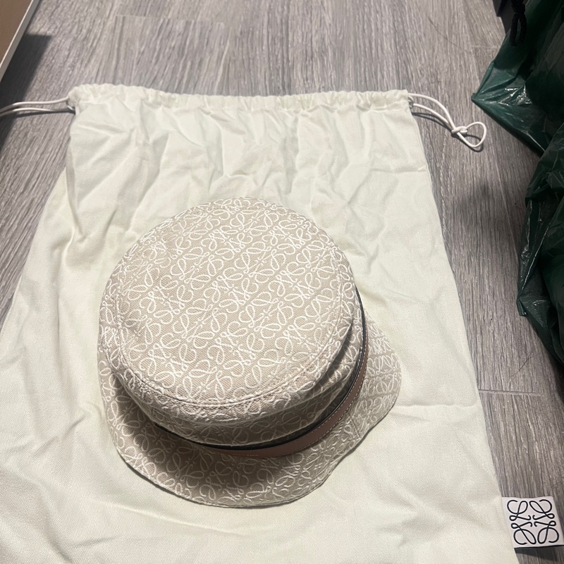 Loewe Anagram Bucket Hat-1