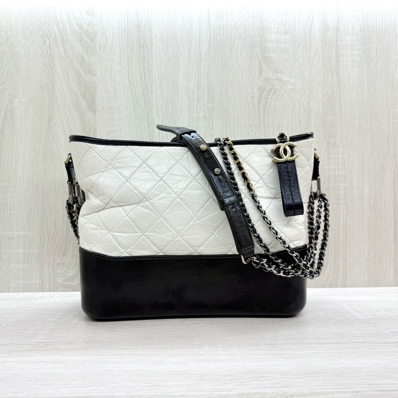 CHANEL黑拚白牛皮菱格紋大號流浪包A93824-0