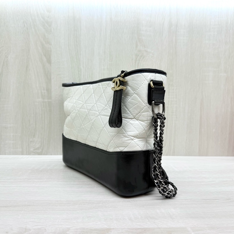 CHANEL黑拚白牛皮菱格紋大號流浪包A93824-2