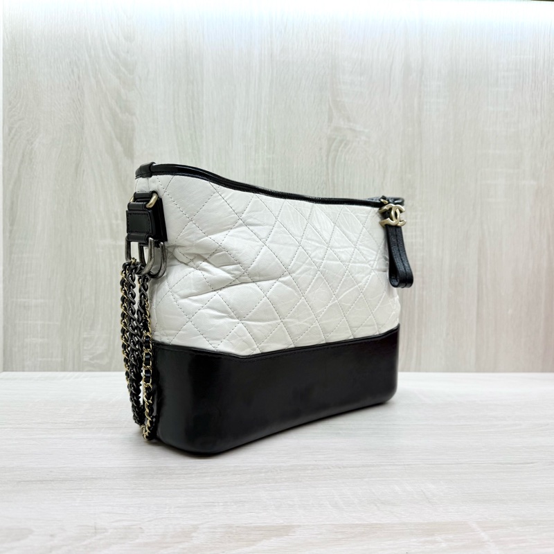 CHANEL黑拚白牛皮菱格紋大號流浪包A93824-3