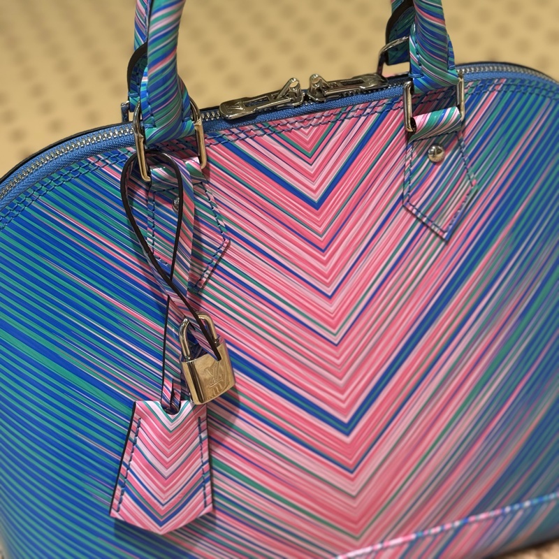 Louis Vuitton 限量版 Alma PM size，Tropical Epi Leather-17