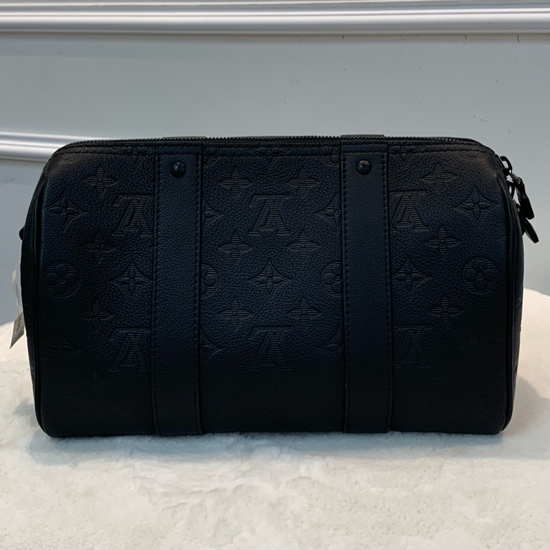 ♥全套新品♥ LV City Keepall黑色暗額紋波士頓包 晶片款-3