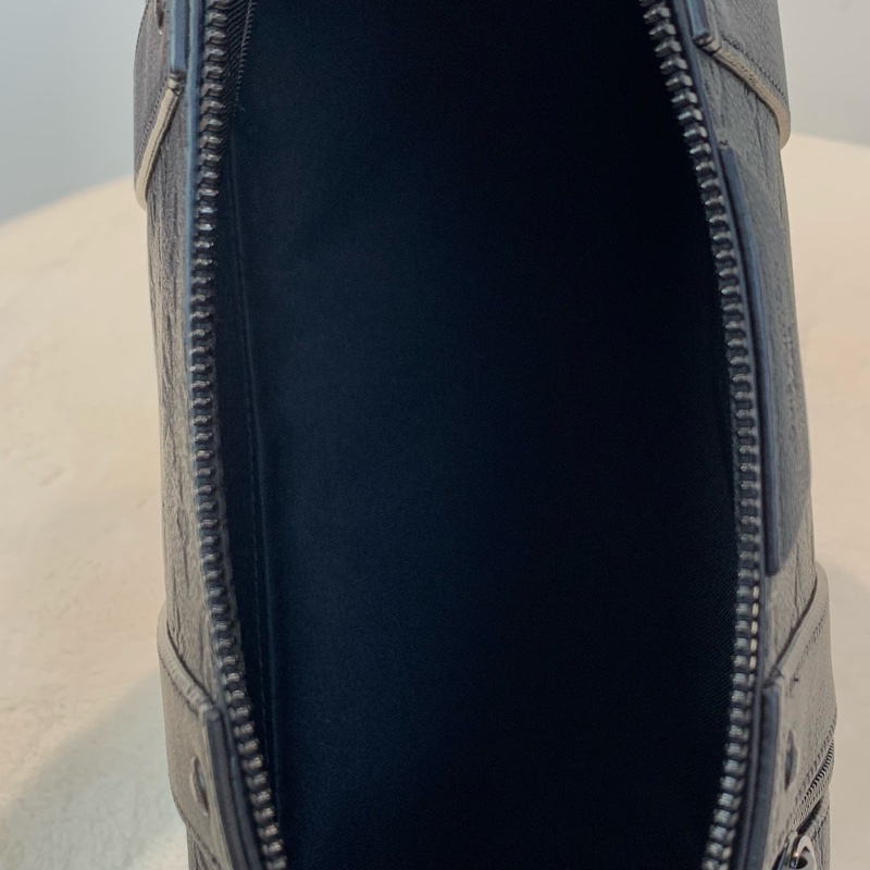 ♥全套新品♥ LV City Keepall黑色暗額紋波士頓包 晶片款-7