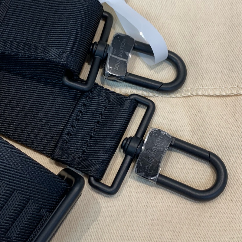 ♥全套新品♥ LV City Keepall黑色暗額紋波士頓包 晶片款-8