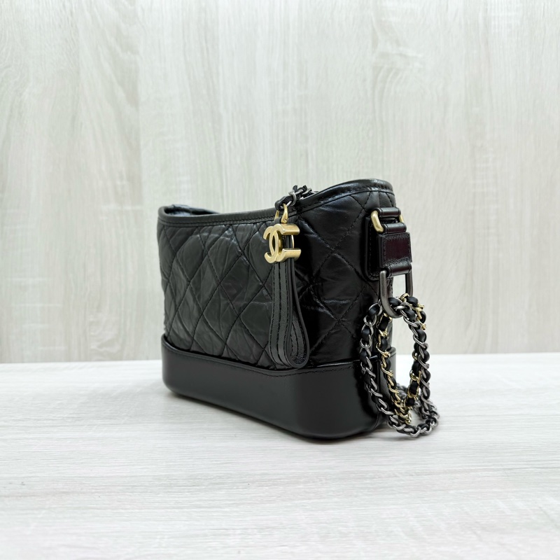 Chanel黑金菱格紋揉製牛皮小號流浪包A91810-2