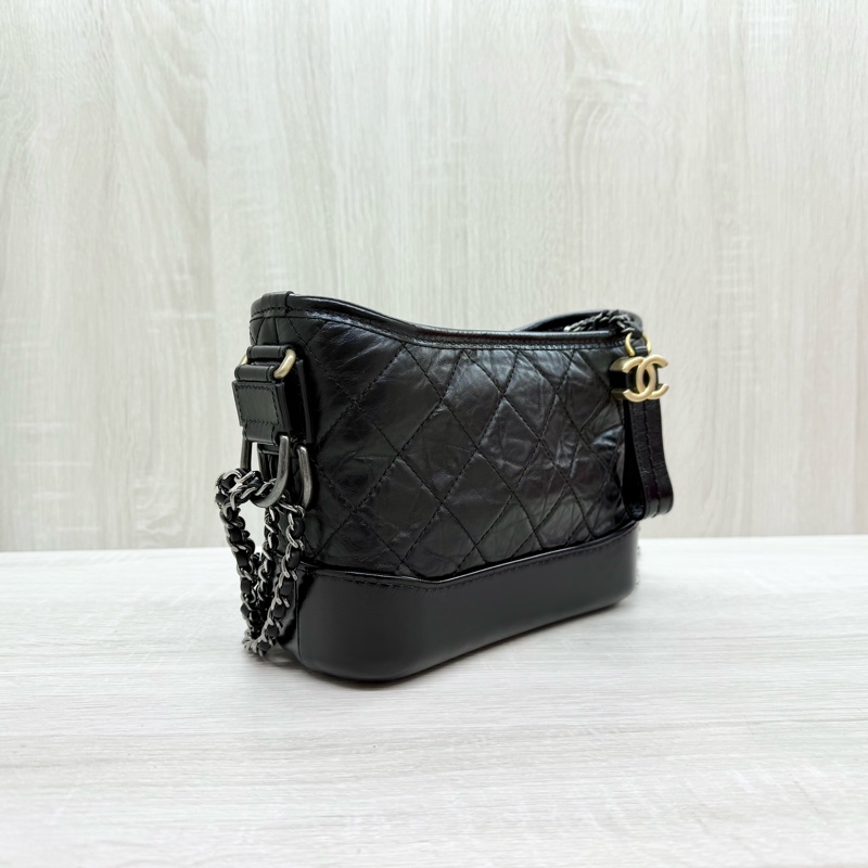 Chanel黑金菱格紋揉製牛皮小號流浪包A91810-3