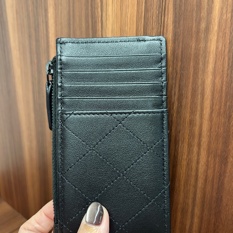 搶手貨😍 Chanel 黑牛皮菱格黑logo 一字拉後5卡卡包-4