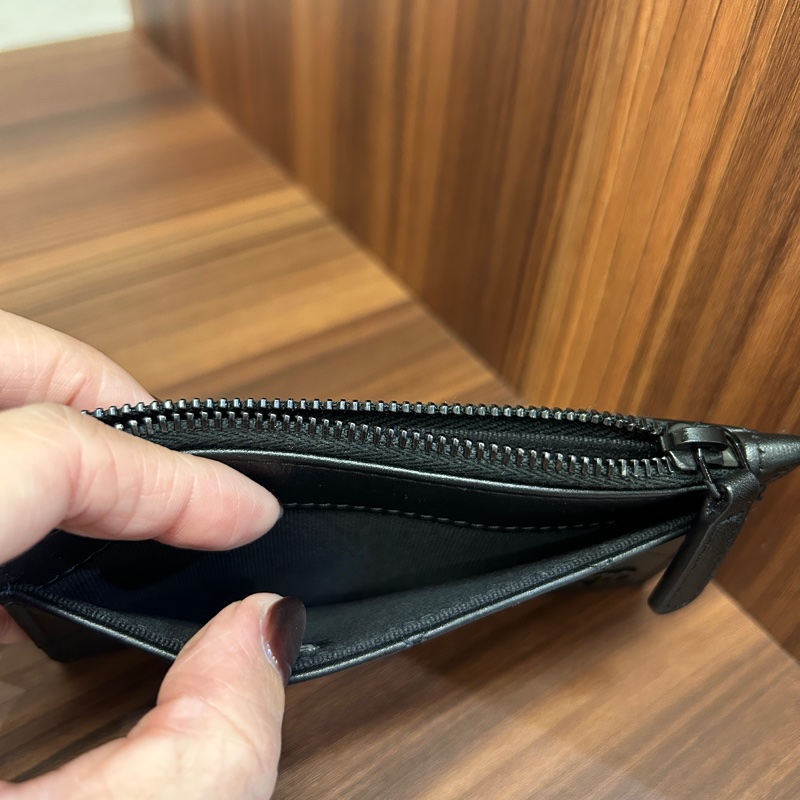 搶手貨😍 Chanel 黑牛皮菱格黑logo 一字拉後5卡卡包-8