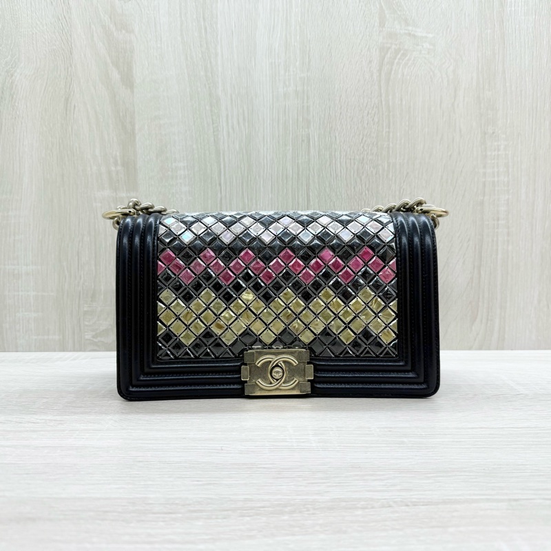 chanel 彩色馬賽克黑牛皮滾邊BOY25-0