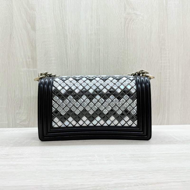 chanel 彩色馬賽克黑牛皮滾邊BOY25-1