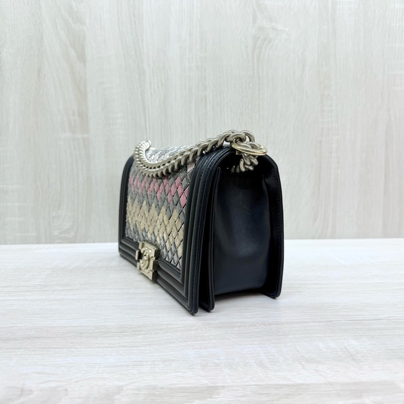 chanel 彩色馬賽克黑牛皮滾邊BOY25-2