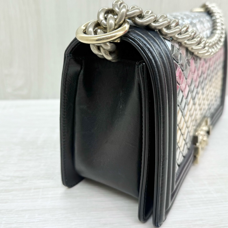 chanel 彩色馬賽克黑牛皮滾邊BOY25-6