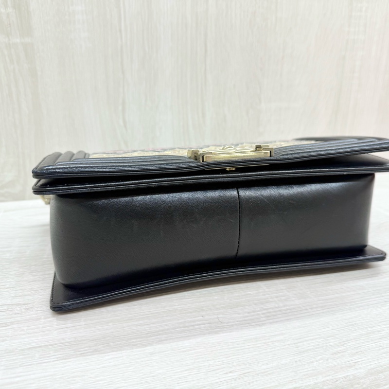 chanel 彩色馬賽克黑牛皮滾邊BOY25-8