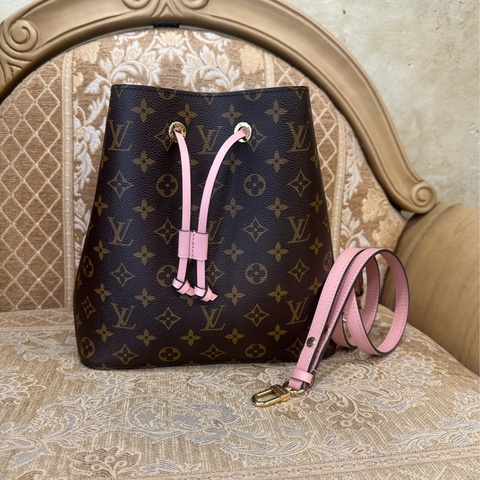 LV 原花粉牛皮NeoNoe MM肩斜背水桶包 M44022