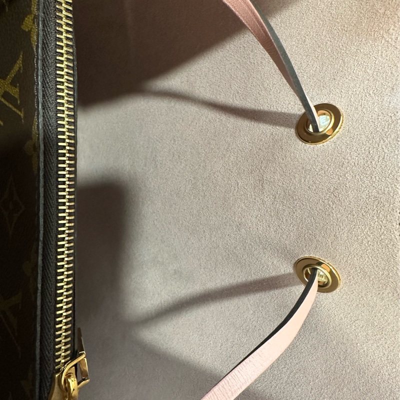 LV 原花粉牛皮NeoNoe MM肩斜背水桶包 M44022-12