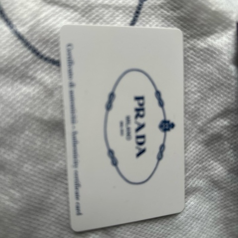 PRADA 浮雕 LOGO 荔枝紋 牛皮 小包|單肩 / 斜挎相機包